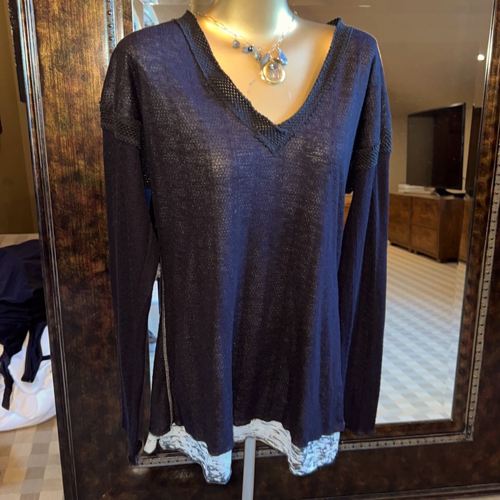 Pete long sleeve large  super cute shirt